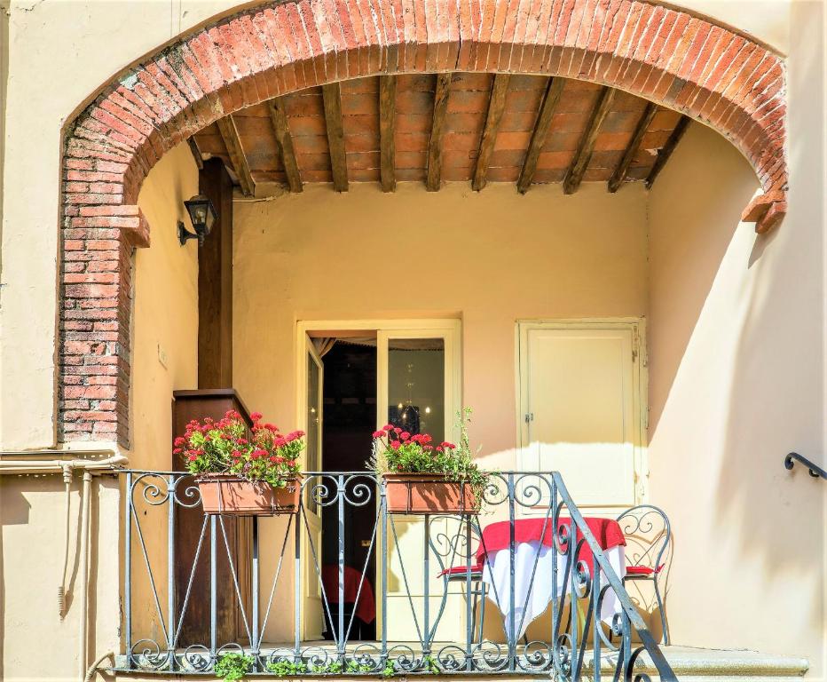 Antica Residenza Santa Chiara -City Center – Lucca